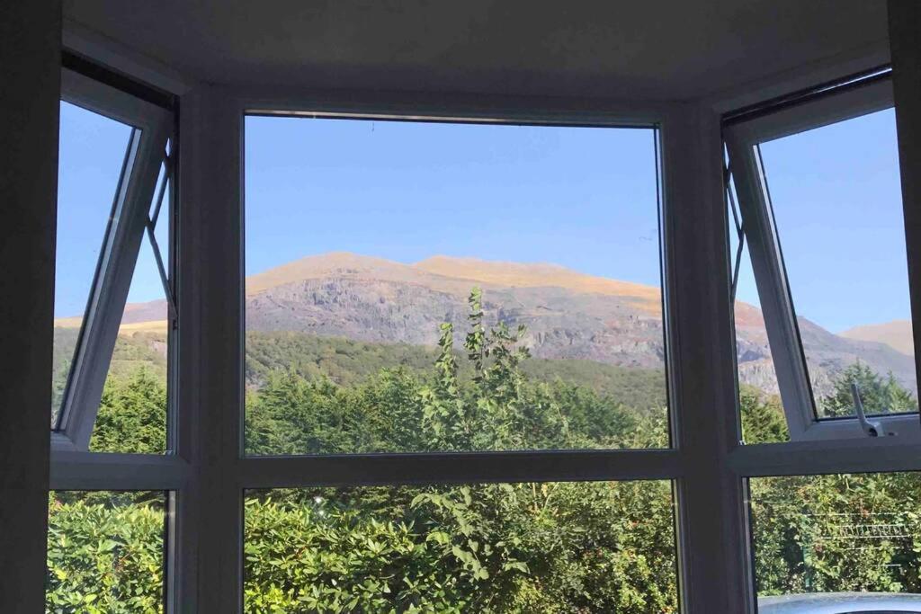 Homely House At The Foot Of Snowdonia ลานเบอริส ภายนอก รูปภาพ
